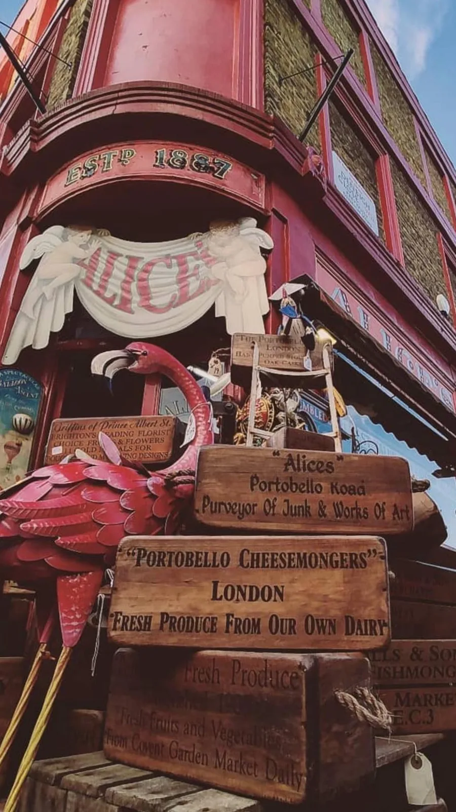 Things to Do in Notting Hill: Browse the Antiques at Alice&rsquo;s