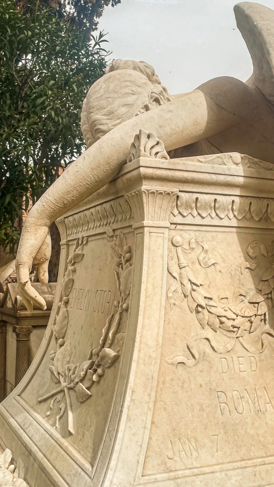 Testaccio: Cimitero Acattolico, Porta San Paolo and the Pyramid View