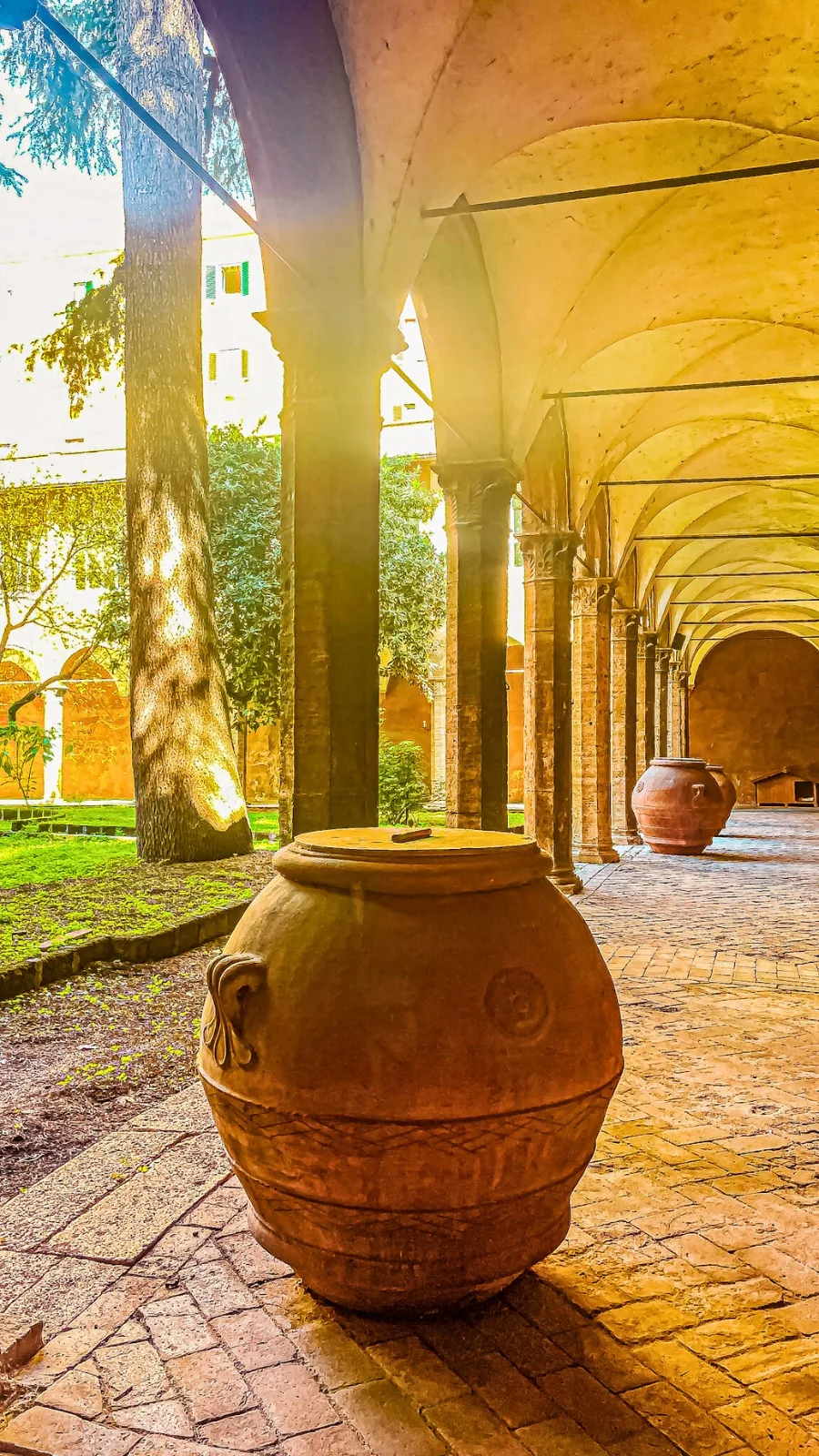Trastevere: Hidden Cloister Behind San Cosimato