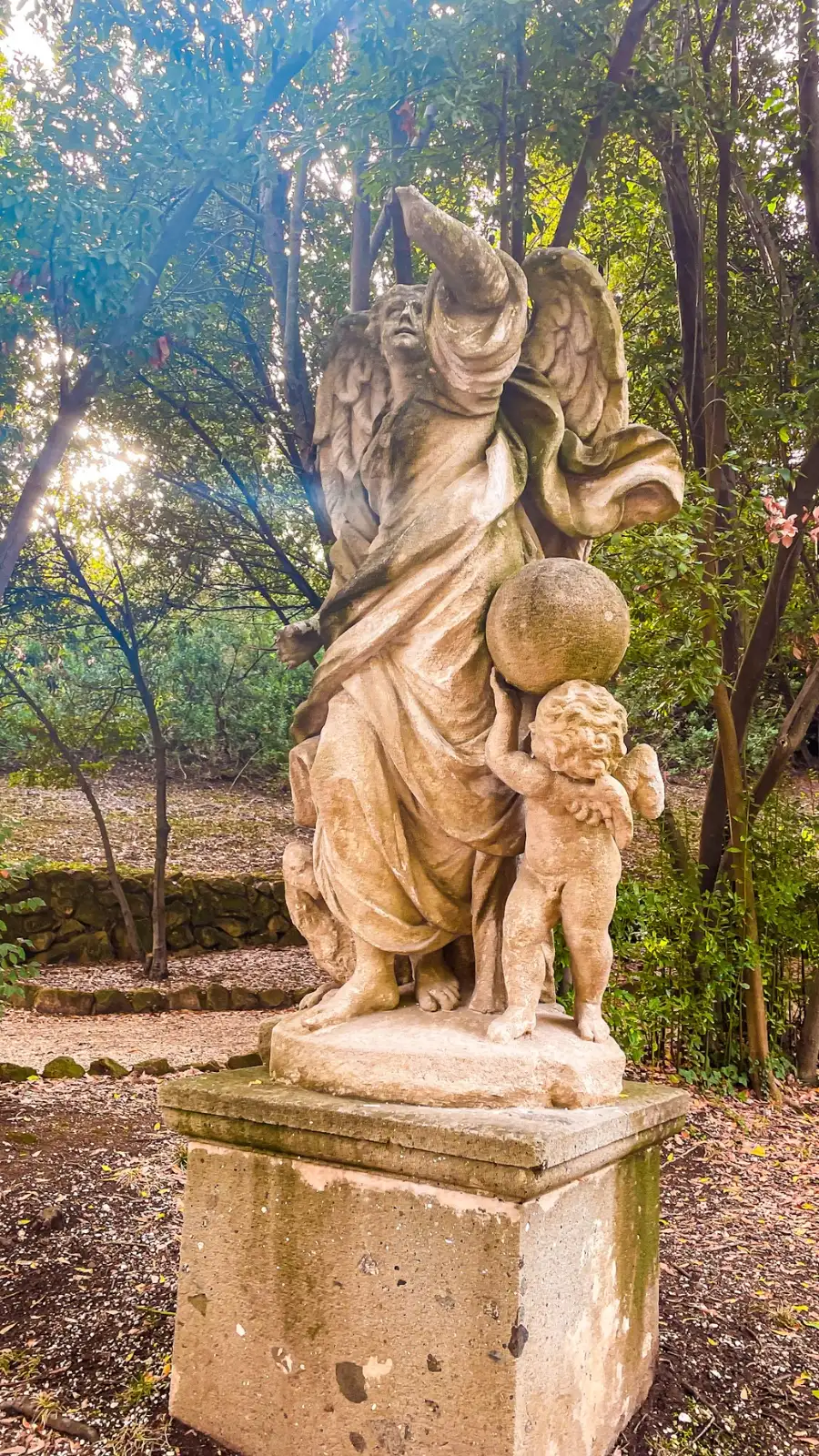 Trastevere: Villa Sciarra and the View to Altare della Patria