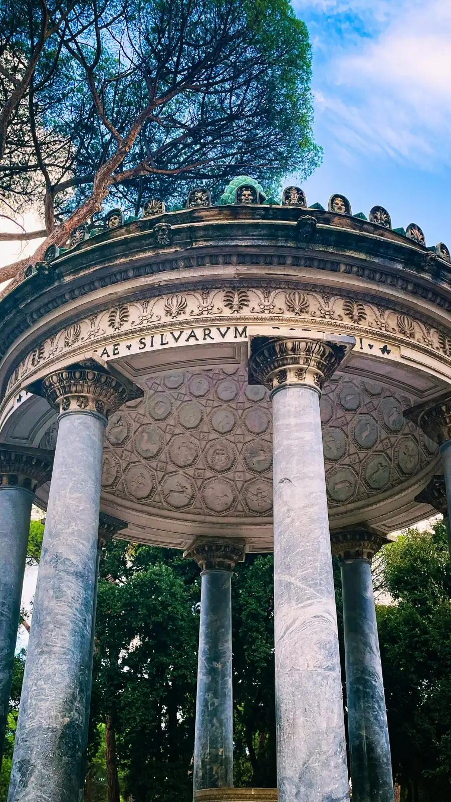 First Time in Rome travel guide: How to Move, What to Miss, Where to Stay - best neighborhoods in rome to visit - best hidden gems in rome italy - most common mistakes in rome to avoid 