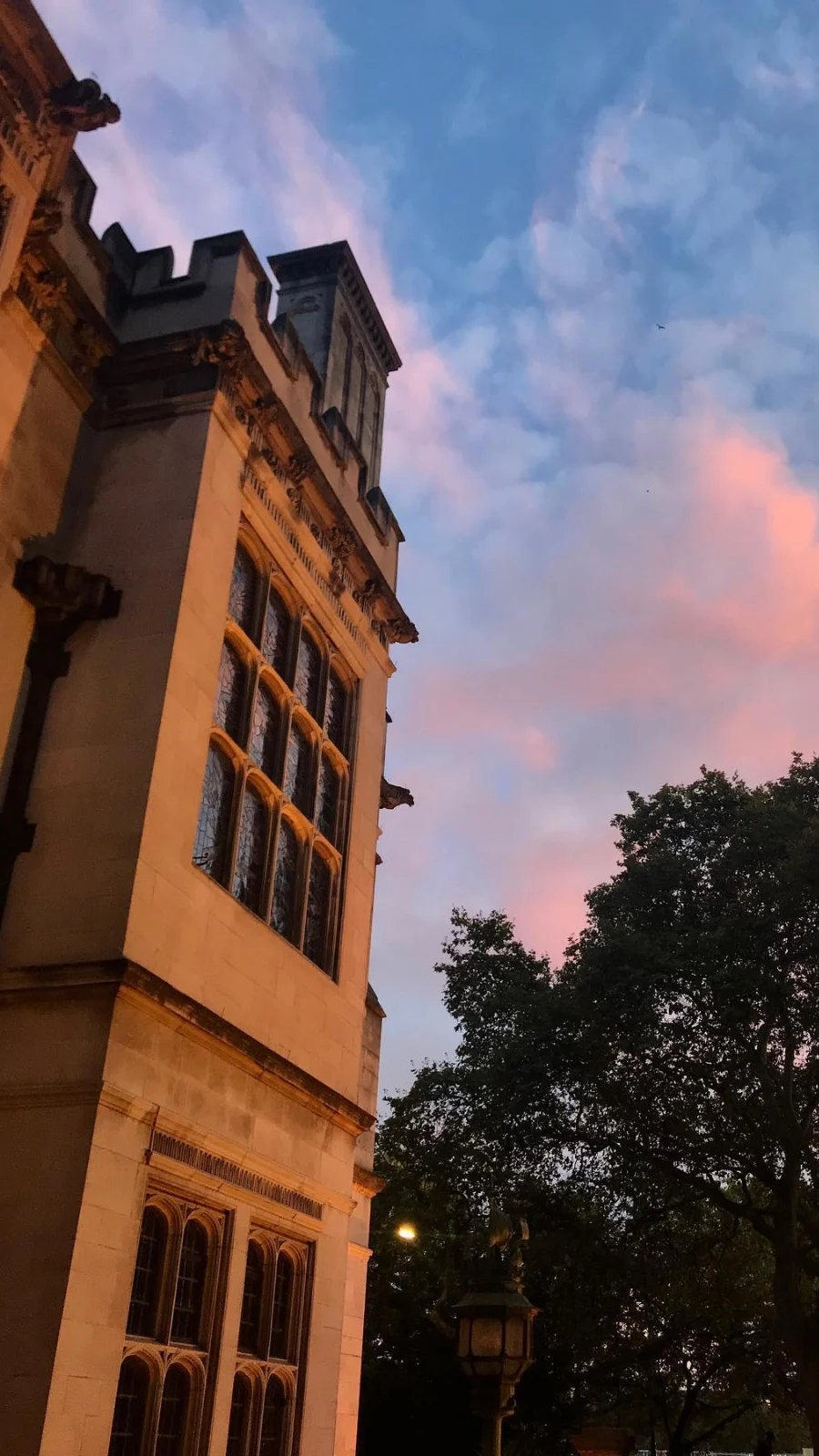 Muslim Friendly London: Two Temple Place (Embankment)
