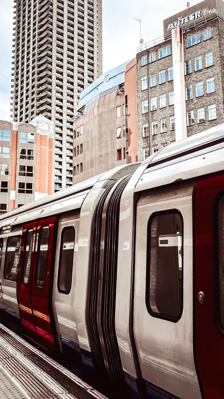 How to Explore London by Foot (for Overthinkers) - best places to visit in london aesthetic - free things to do in london trip travel guide 