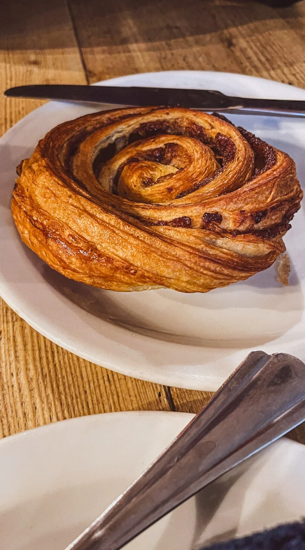 kahaila coffee shop brick lane review - best cafes in east london food guide - secret cafes in london hidden gems - red velvet cake in london - best chai latte in london - best cinnamon buns in london - best rainbow cake in london - best carrot cake in london - cute cafes in brick lane