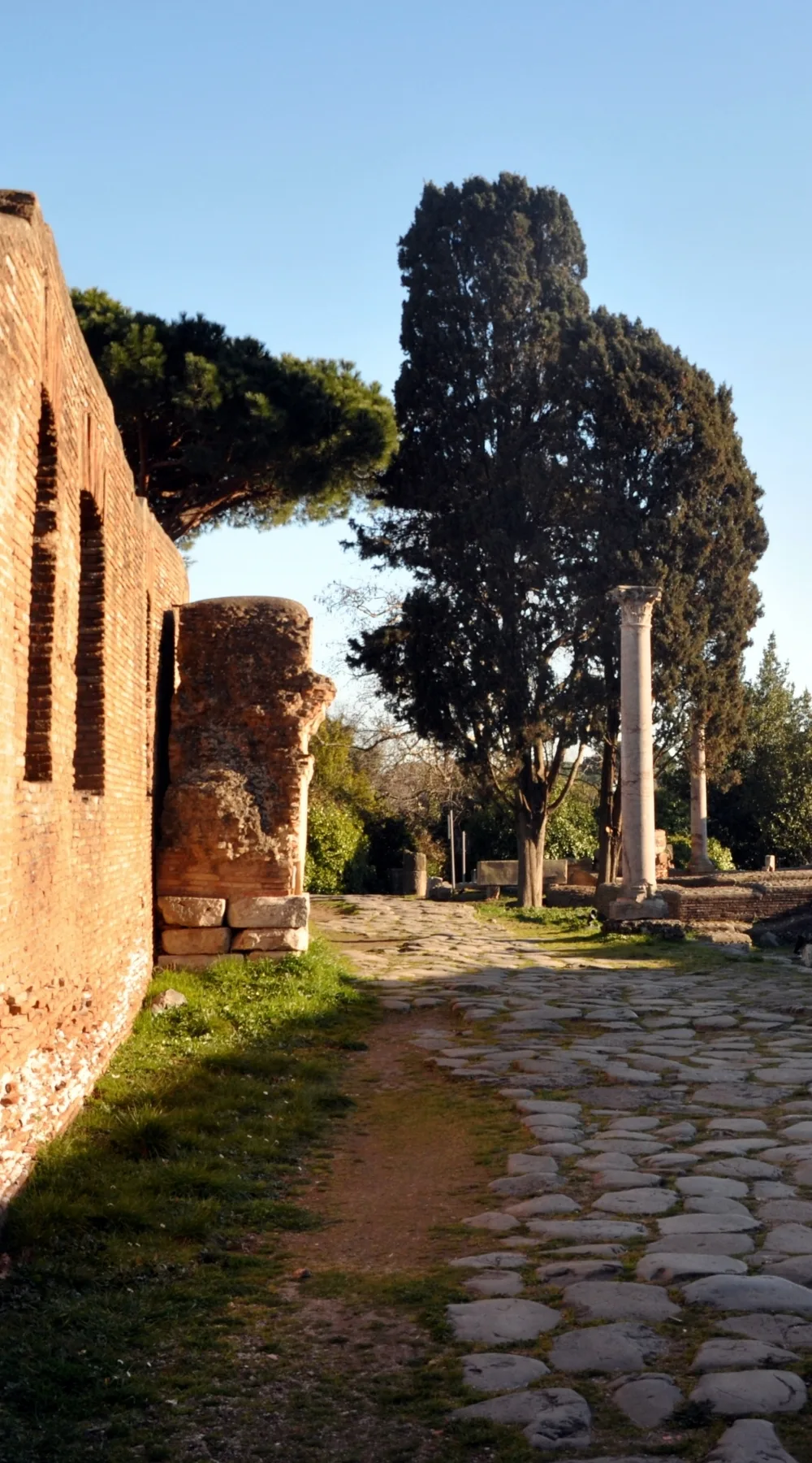 Ultimate Ostia Travel Guide: Tipping Culture