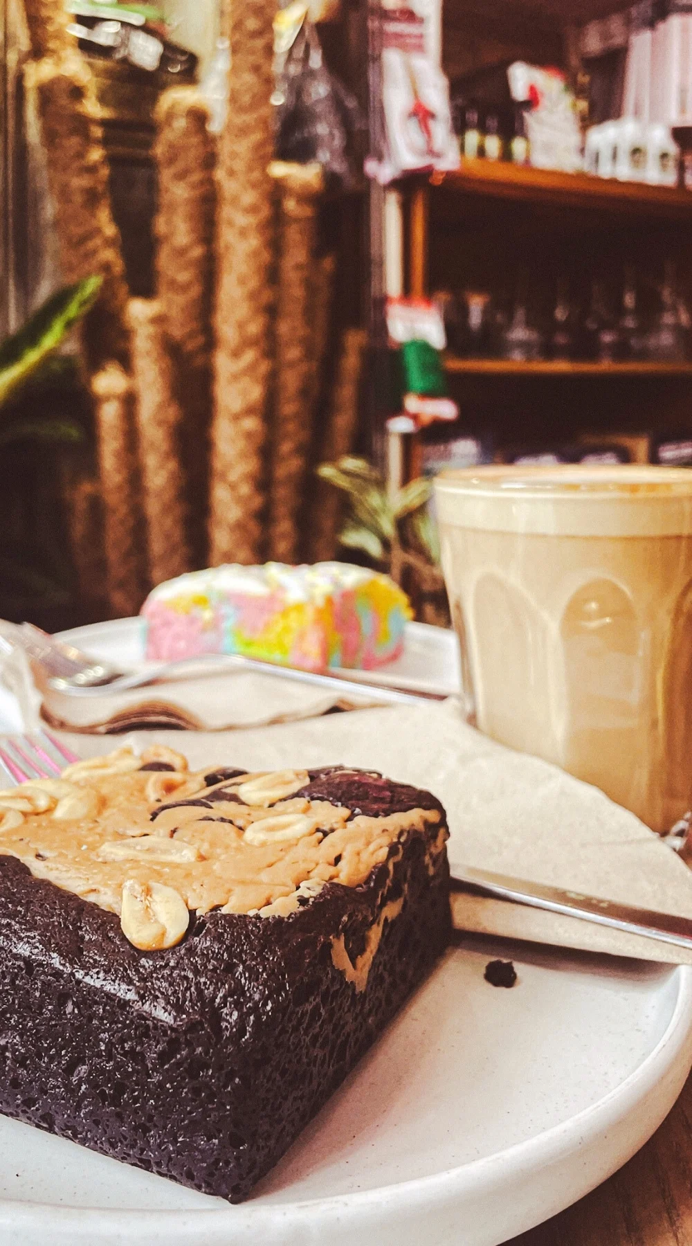 The Vaults Collective, A Magical Secret Cafe and Plant Shop - la mouche bakery - ivy and the wolf crystal palace - the vaults collective review london - best vegan cafes in london bakeries