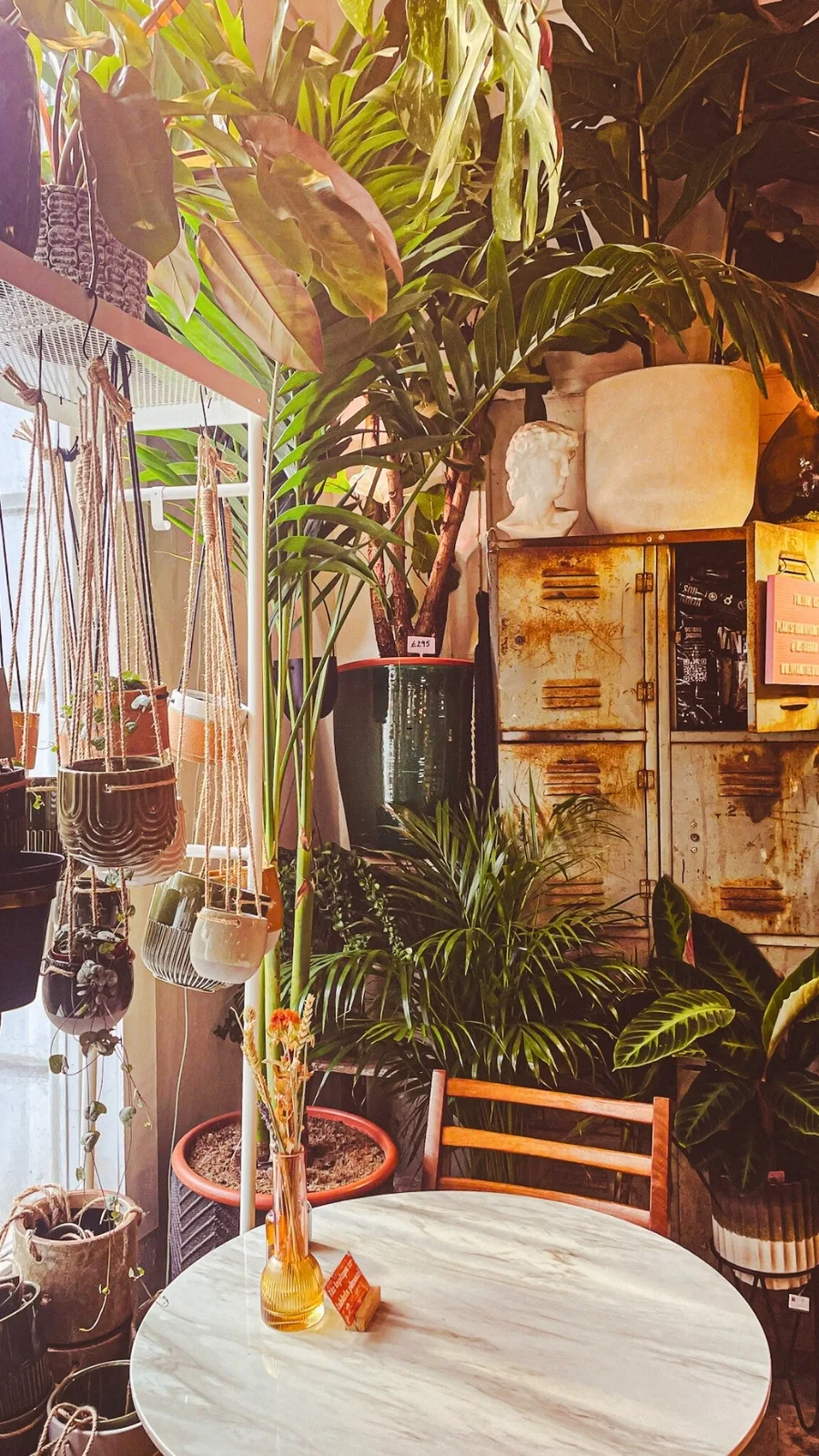 The Vaults Collective, A Magical Secret Cafe and Plant Shop - la mouche bakery - ivy and the wolf crystal palace - the vaults collective review london - best vegan cafes in london bakeries