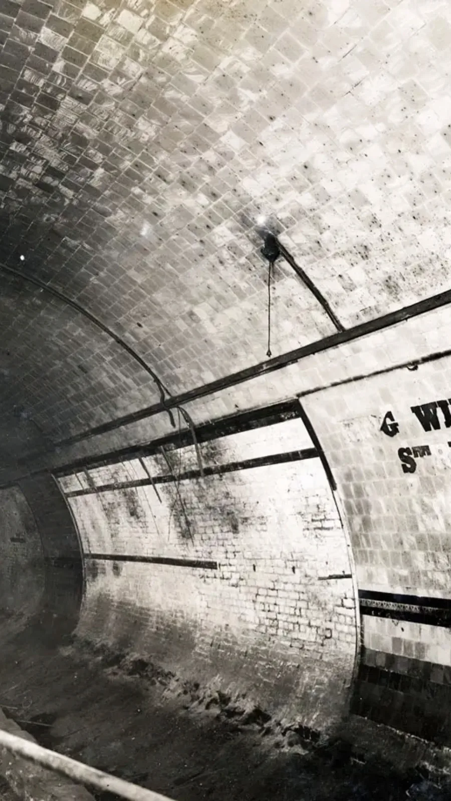 Old Disused Stations in London: King William Street (Monument)