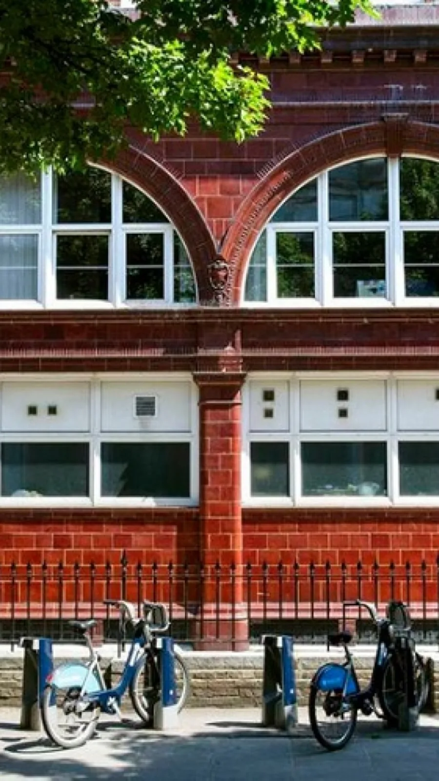 Old Disused Stations in London: Brompton Road Station (Knightsbridge)