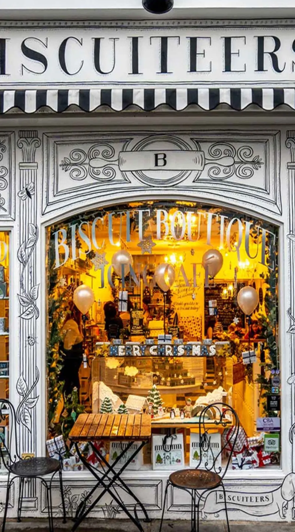 Quirky Cafes in London With Christmas Decor: Biscuiteers, Notting Hill
