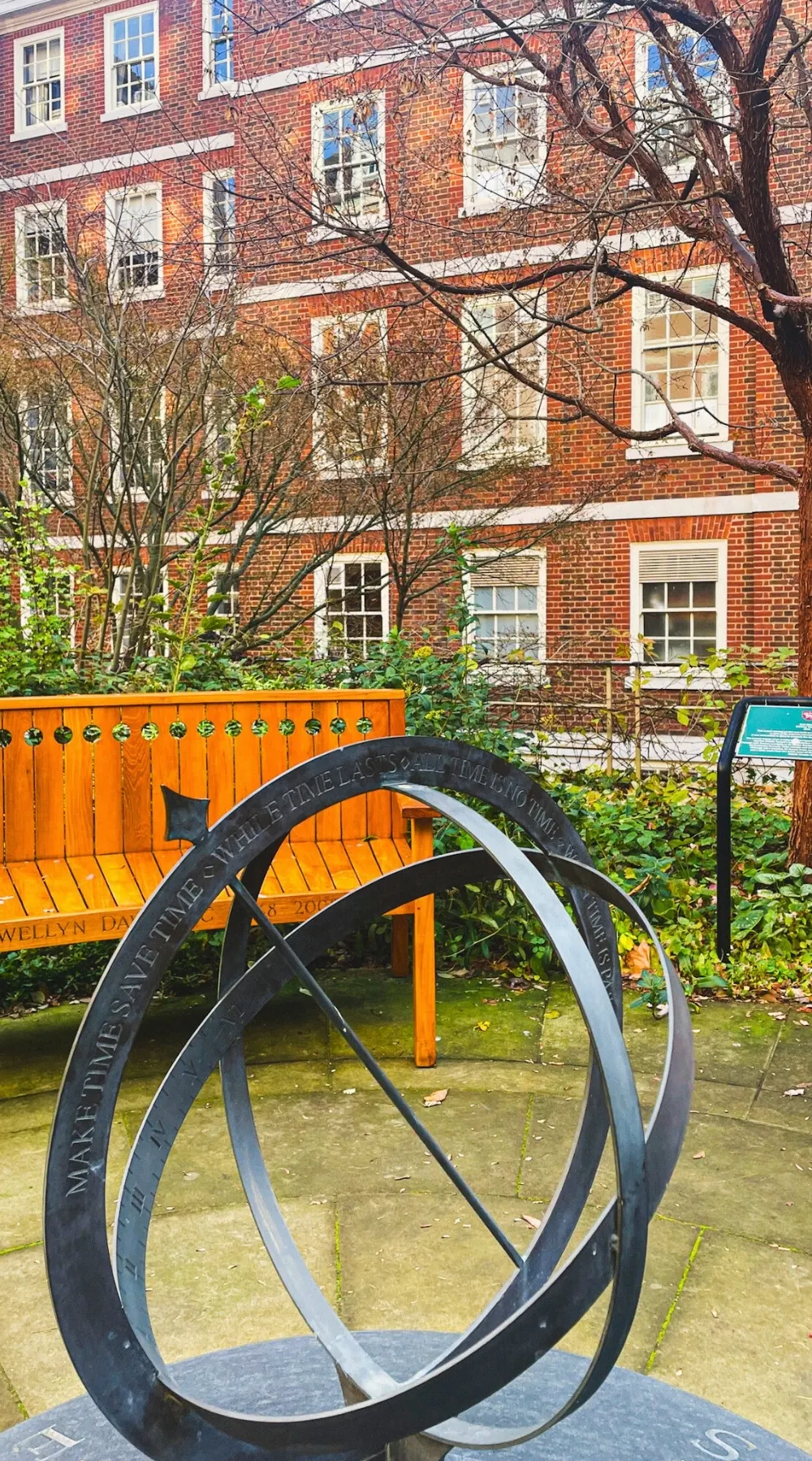 how to visit inner temple gardens london hidden gems - elm court, pump court, fountain court, temple church, hare court and hands of justice sculpture, fig tree court, elm court sundial and armillary sphere city of london, middle temple hall and gardens - medieval historical sites in london - lincoln's inn chapel, maughan library, fleet street - most secret places in london gardens -