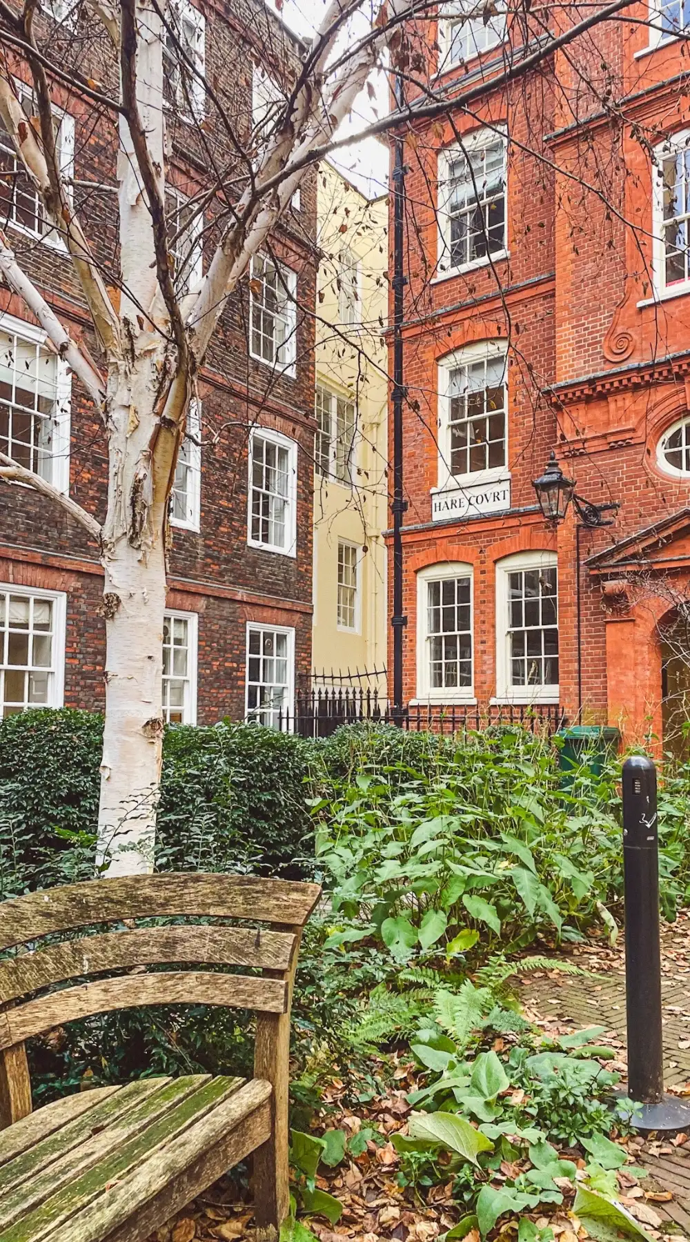 how to visit inner temple gardens london hidden gems - elm court, pump court, fountain court, temple church, hare court and hands of justice sculpture, fig tree court, elm court sundial and armillary sphere city of london, middle temple hall and gardens - medieval historical sites in london - lincoln's inn chapel, maughan library, fleet street - most secret places in london gardens -