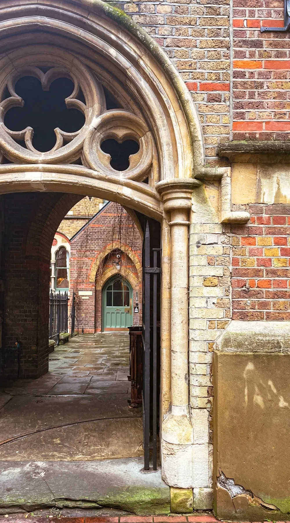 London's Secret Gardens: Mark Street Gardens, Shoreditch hidden gems - best things to do in east london - hidden parks in london sightseeing