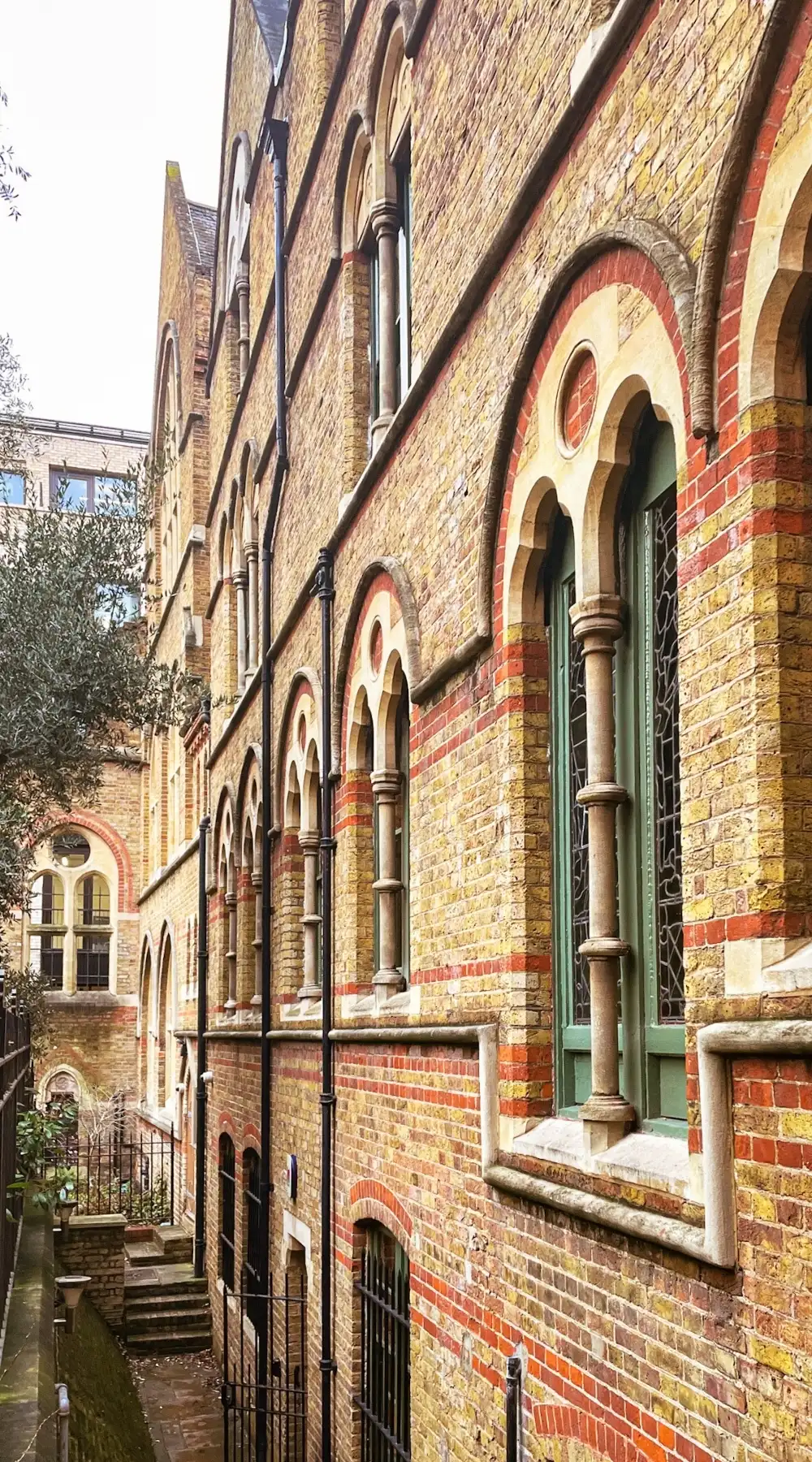 London's Secret Gardens: Mark Street Gardens, Shoreditch hidden gems - best things to do in east london - hidden parks in london sightseeing - most beautiful places in london bucket list 