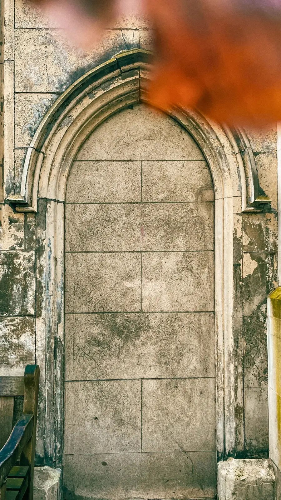 London's Secret Gardens: St Dunstan in the East church ruins - how to visit saint dunstan in the east city of london hidden gems - london sightseeing travel guide - most secret places in london