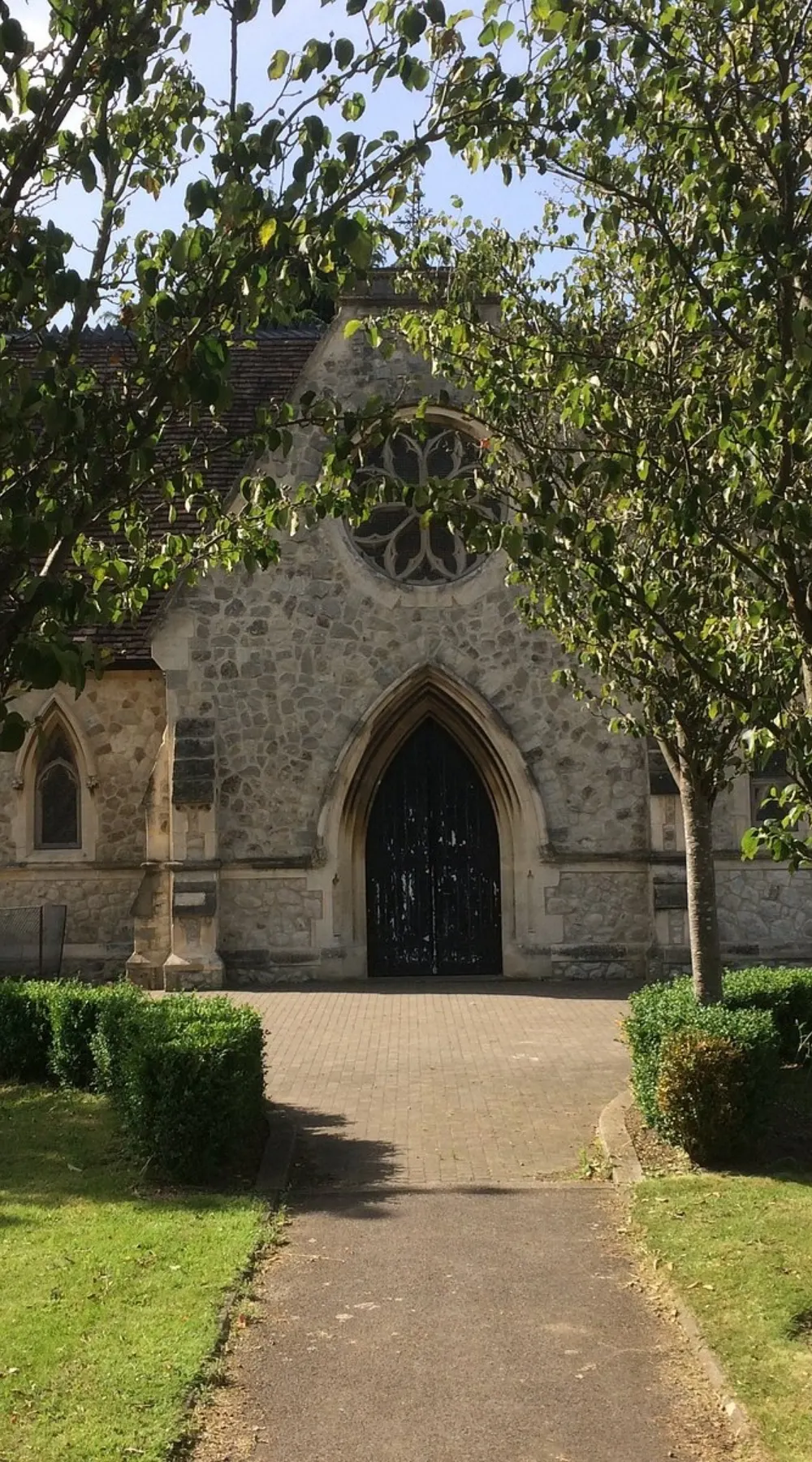 Vicarage Road Cemetery - Watford (Metropolitan Line terminus)