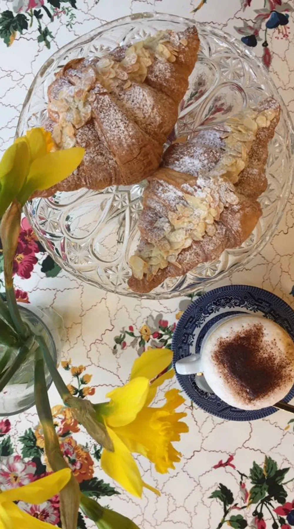 Hidden Tea Rooms in London: Aladdin's Vintage Furniture and Cafe, Islington, North London