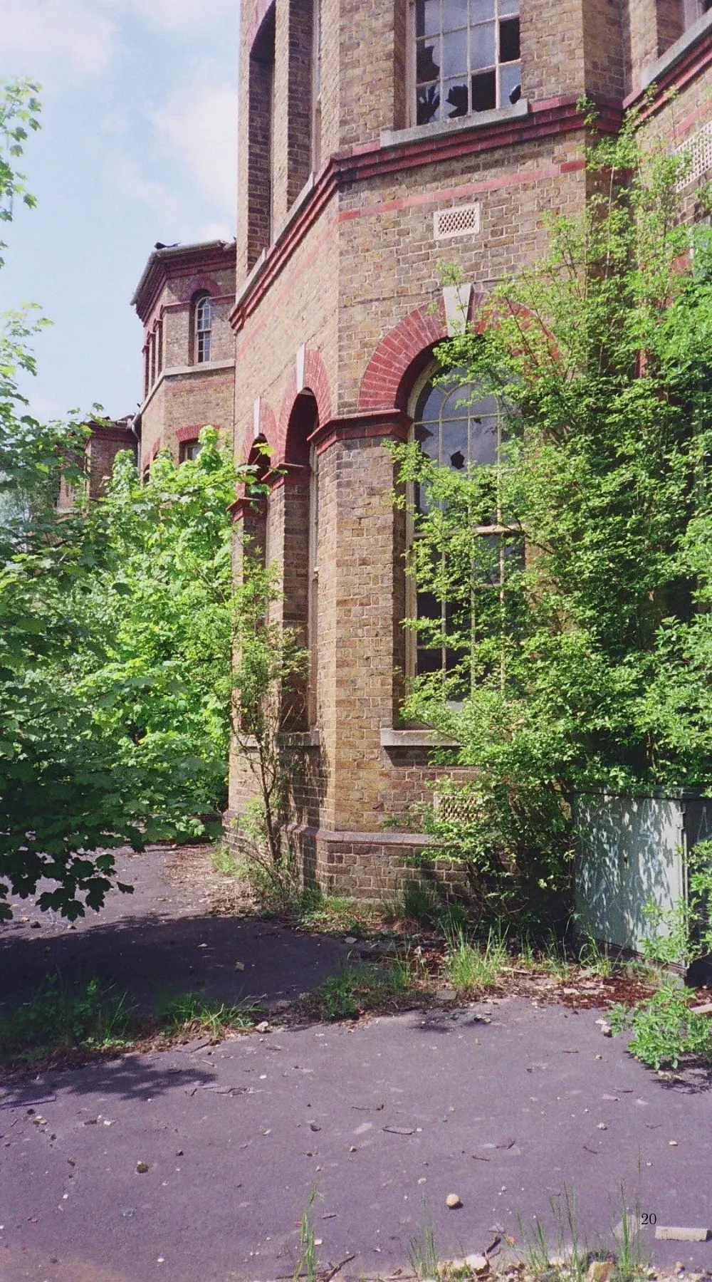 Abandoned Places in London: Cane Hill Hospital