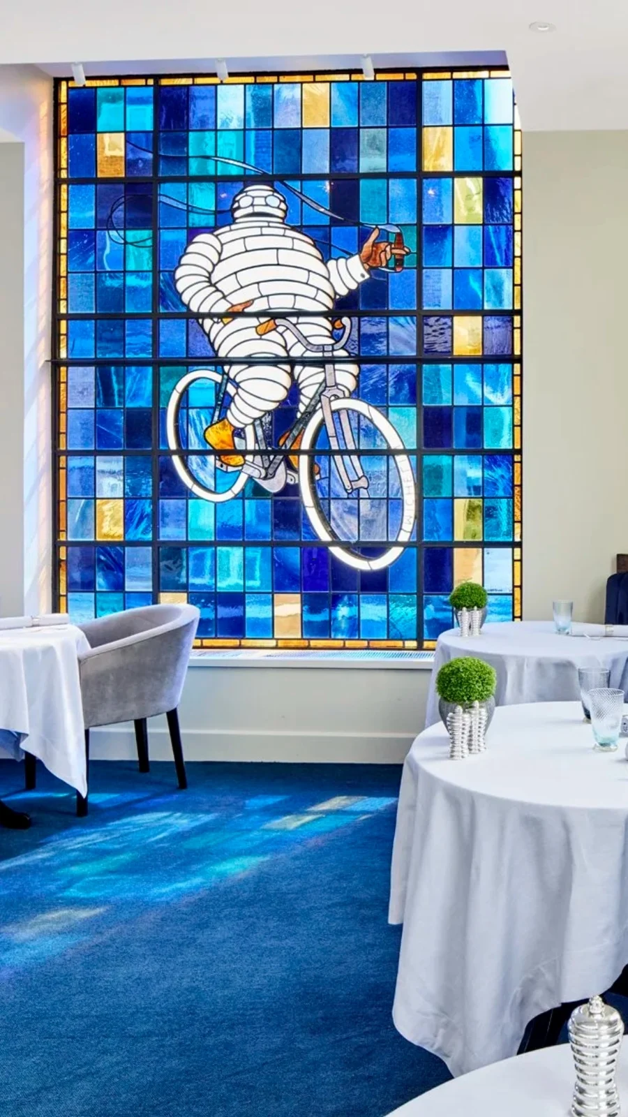 Stained Glass in London: Michelin House, Fulham Road, Chelsea
