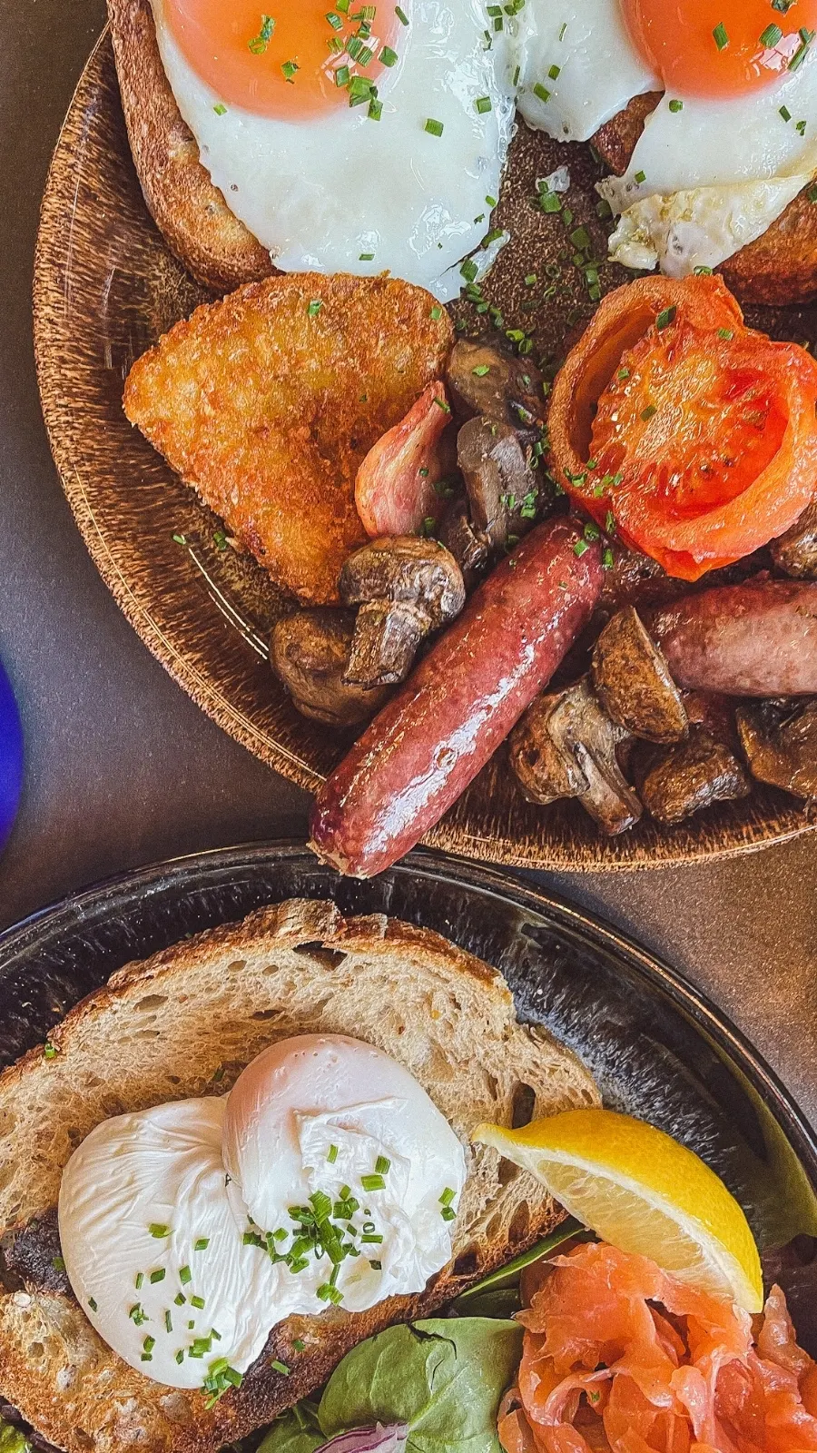 best halal cafes in london food guide - best halal full english breakfast in london hidden food gems - must eat places in london brunch - rustic coffee shops in london - vegan breakfast london - best cakes in london brownie chai latte - grounded bow review