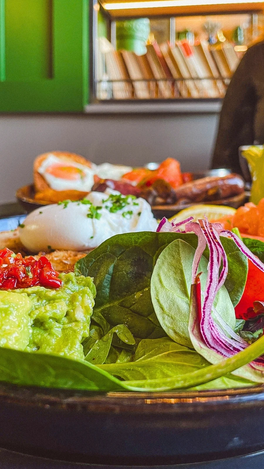 best halal cafes in london food guide - best halal full english breakfast in london hidden food gems - must eat places in london brunch - rustic coffee shops in london - vegan breakfast london - best cakes in london brownie chai latte