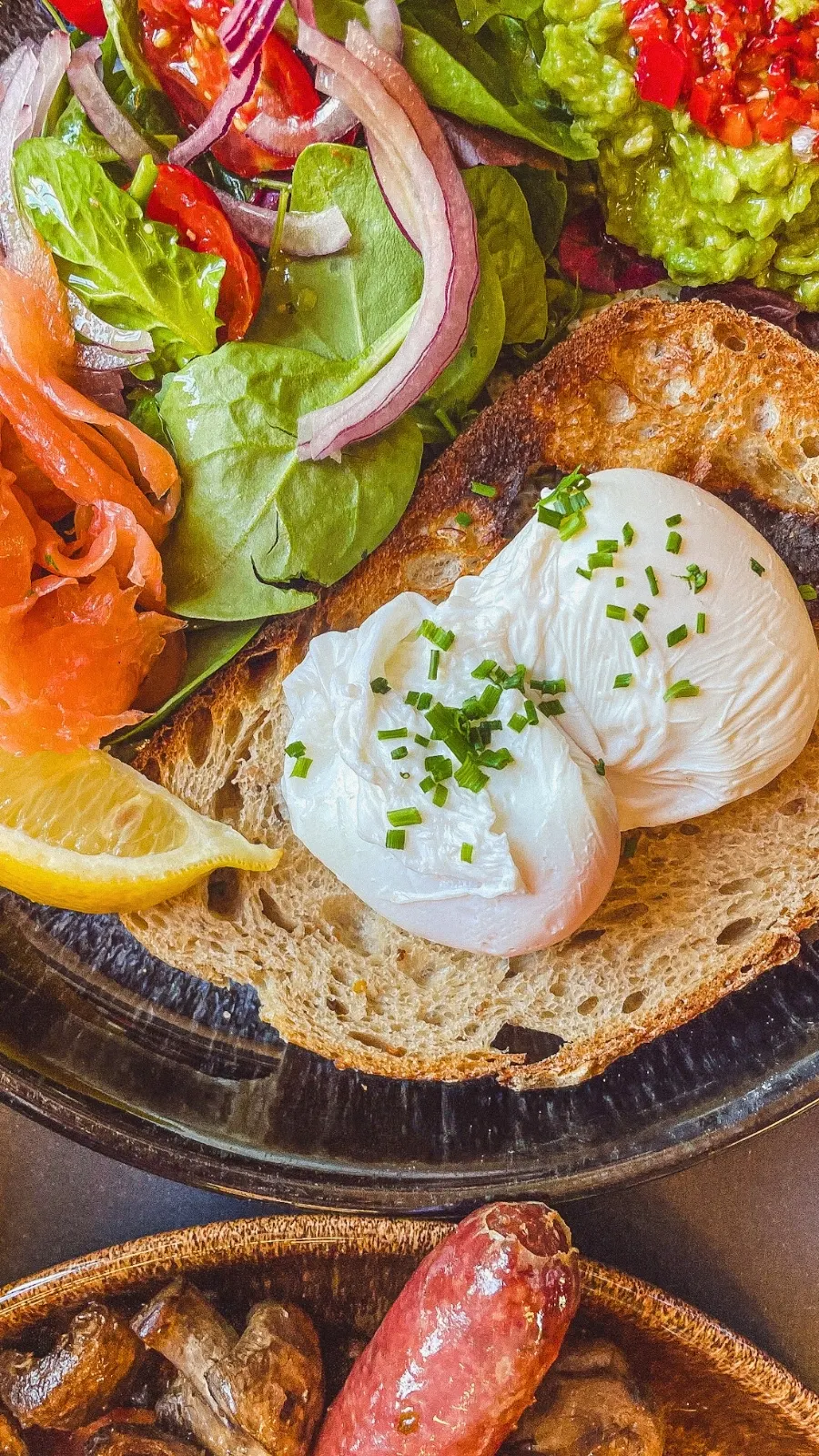 best halal cafes in london food guide - best halal full english breakfast in london hidden food gems - must eat places in london brunch - rustic coffee shops in london - vegan breakfast london - best cakes in london brownie chai latte