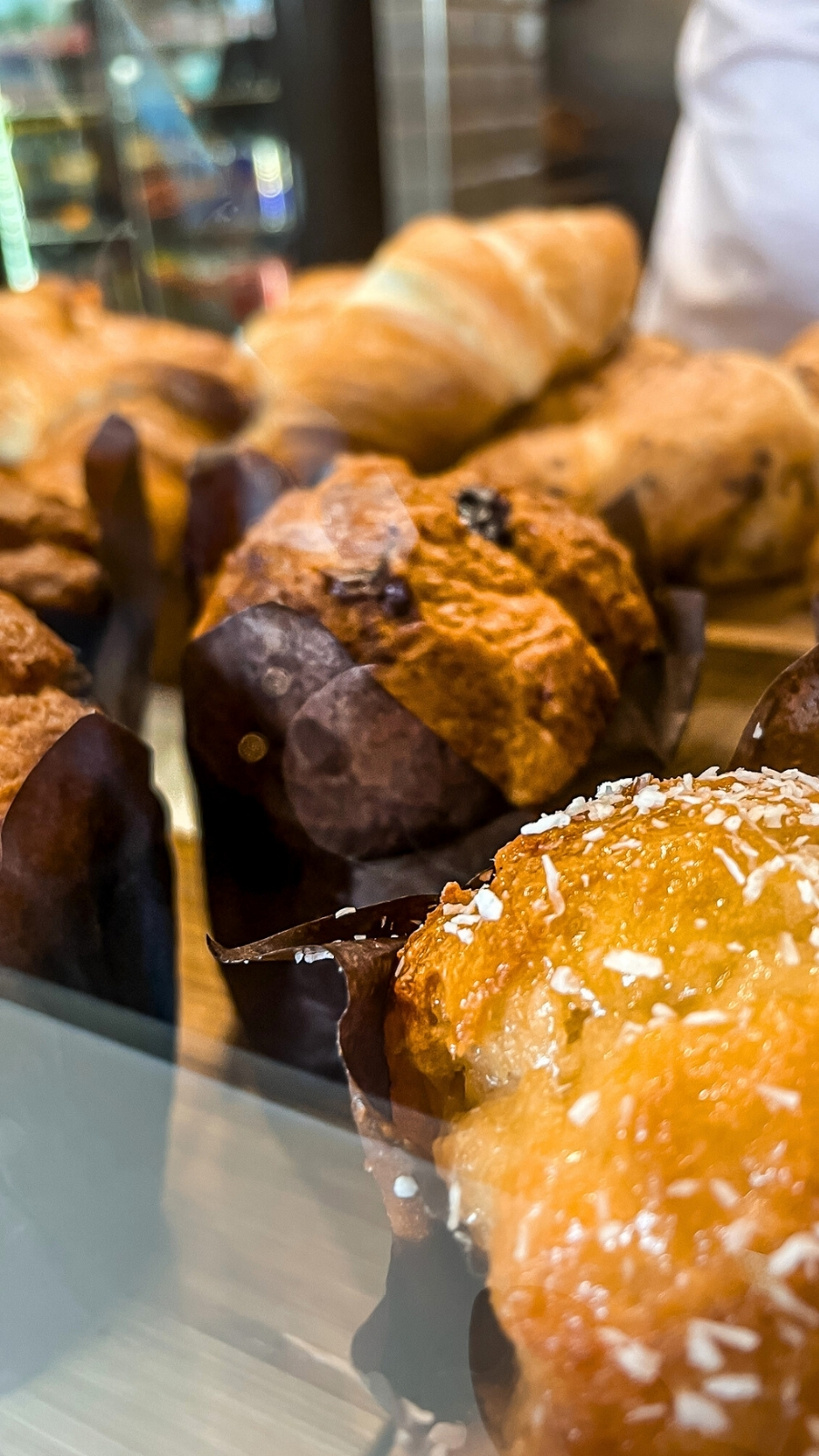 secret cafes in london food guide - london nest deli willesden green review photos menu - best breakfast in london cinnamon buns, muffins, banana bread