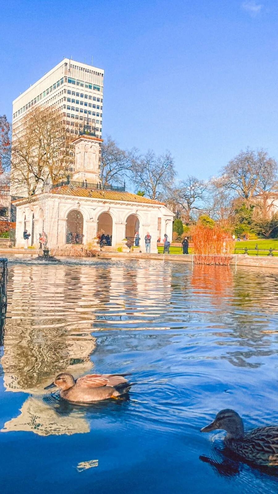 most secret gardens in london italian gardens kensington gardens photos - best photo spots in london - best places to visit in london spring summer - beautiful sculptures in london travel guide - free things to do in london off the beaten path bayswater