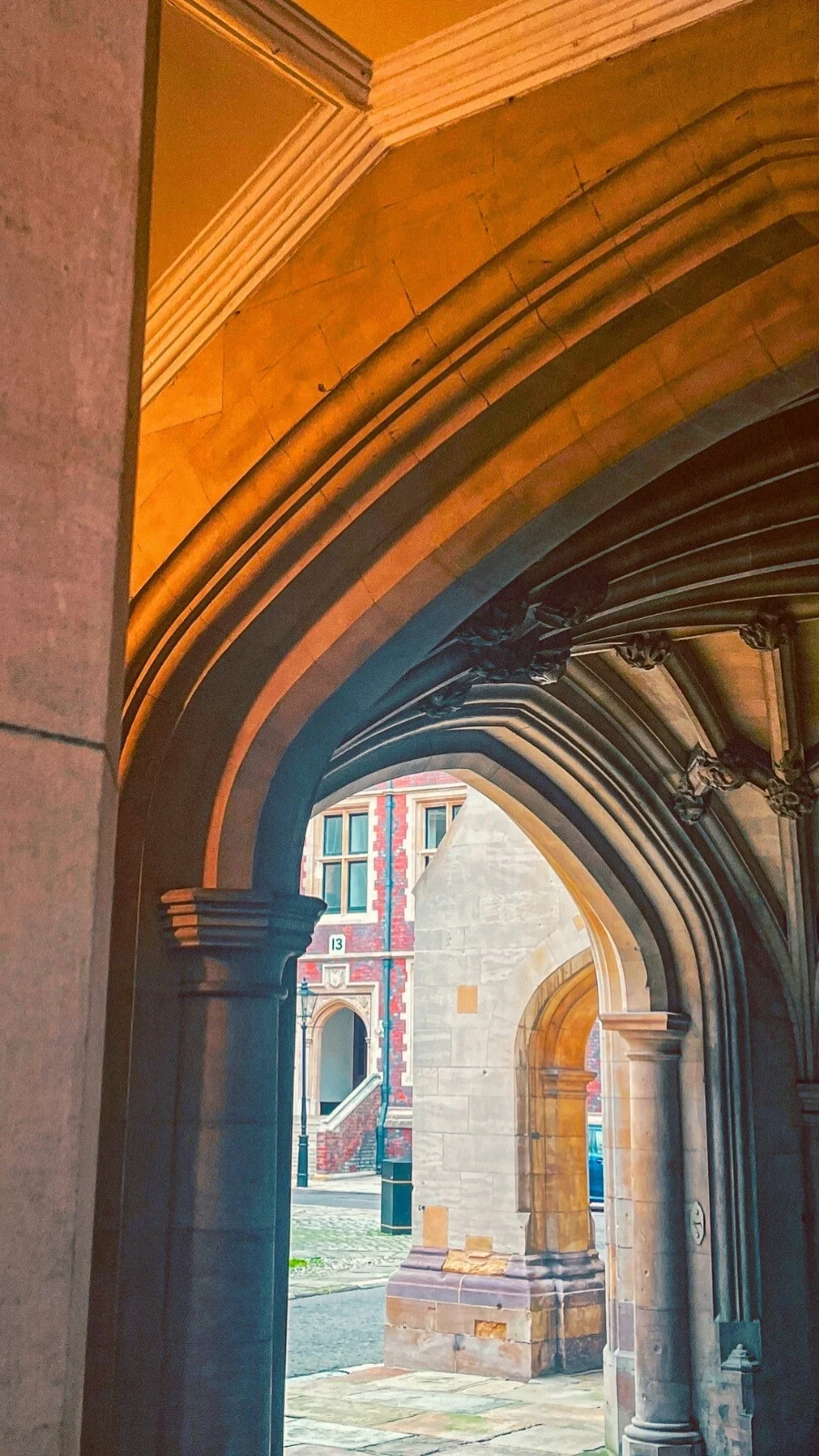 how to visit london lincoln's inn chapel history - historical sites in london bucket list - visiting london off the beaten path hidden gems - secret photo spots in london uk