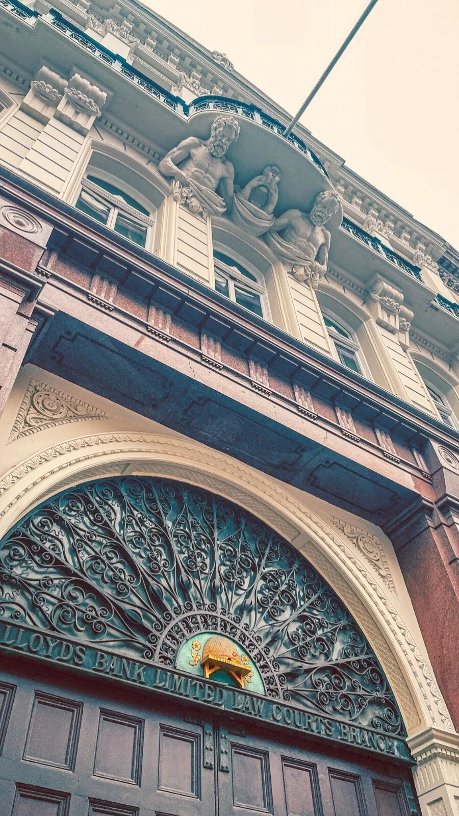 how to visit london lincoln's inn chapel history - historical sites in london bucket list - visiting london off the beaten path hidden gems - secret photo spots in london uk
