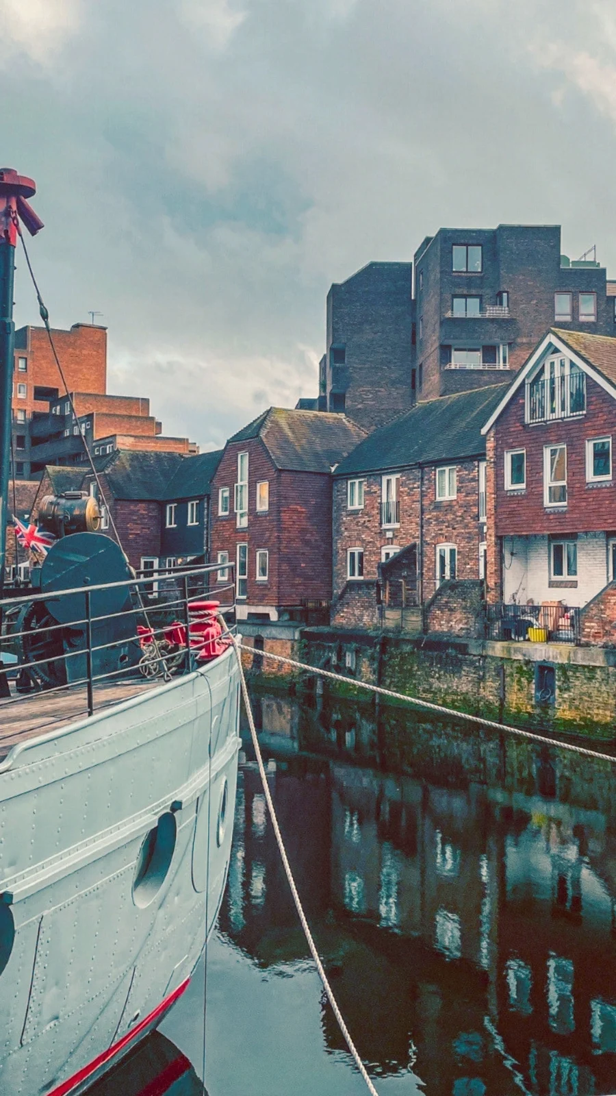 What to See Along the Thames Path: 5 Old Places to Tread in london history bucket list travel guide - secret places in london hidden gems - maritime neighborhoods london 