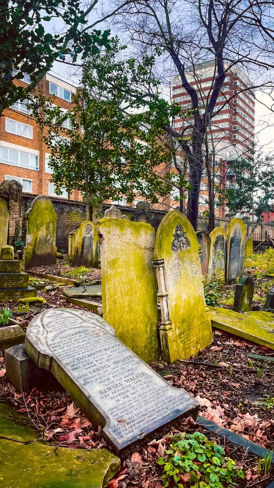 how to visit tower hamlets cemetery park east london mile end photos - victorian magnificent seven cemeteries in london - free things to do in london off the beaten path autumn spring - nature in london - beautiful sculptures in london