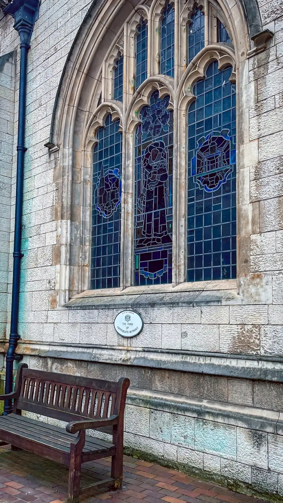 secret churches in the city of london travel guide - best hidden gems in london st giles cripplegate photos - beautiful churches in london - barbican bucket list - old churches in london