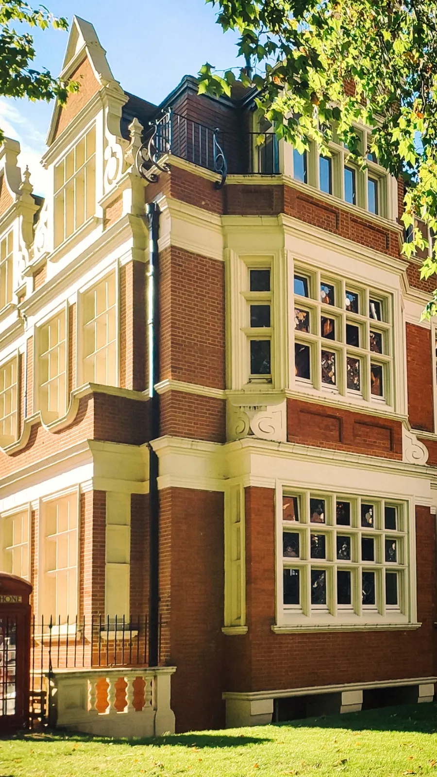 how to visit mount street gardens in mayfair hidden gem london travel guide - secret gardens in central london with hidden church - free things to do in london off the beaten path