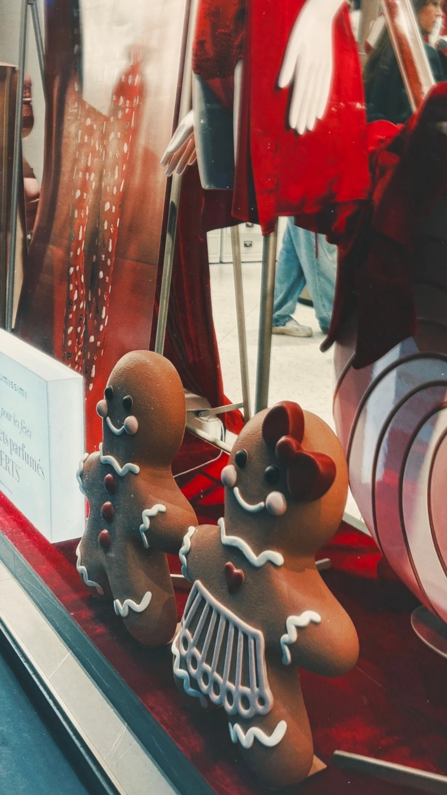 Best Christmas Decorations in Paris: BHV, Department Stores and Shops