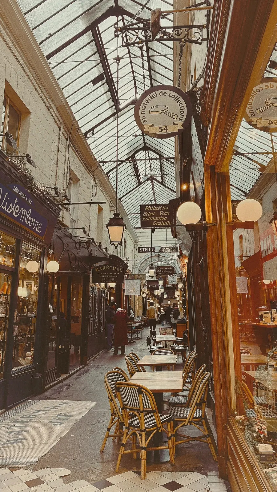 Shopping Arcades in Paris: Passage des Panoramas