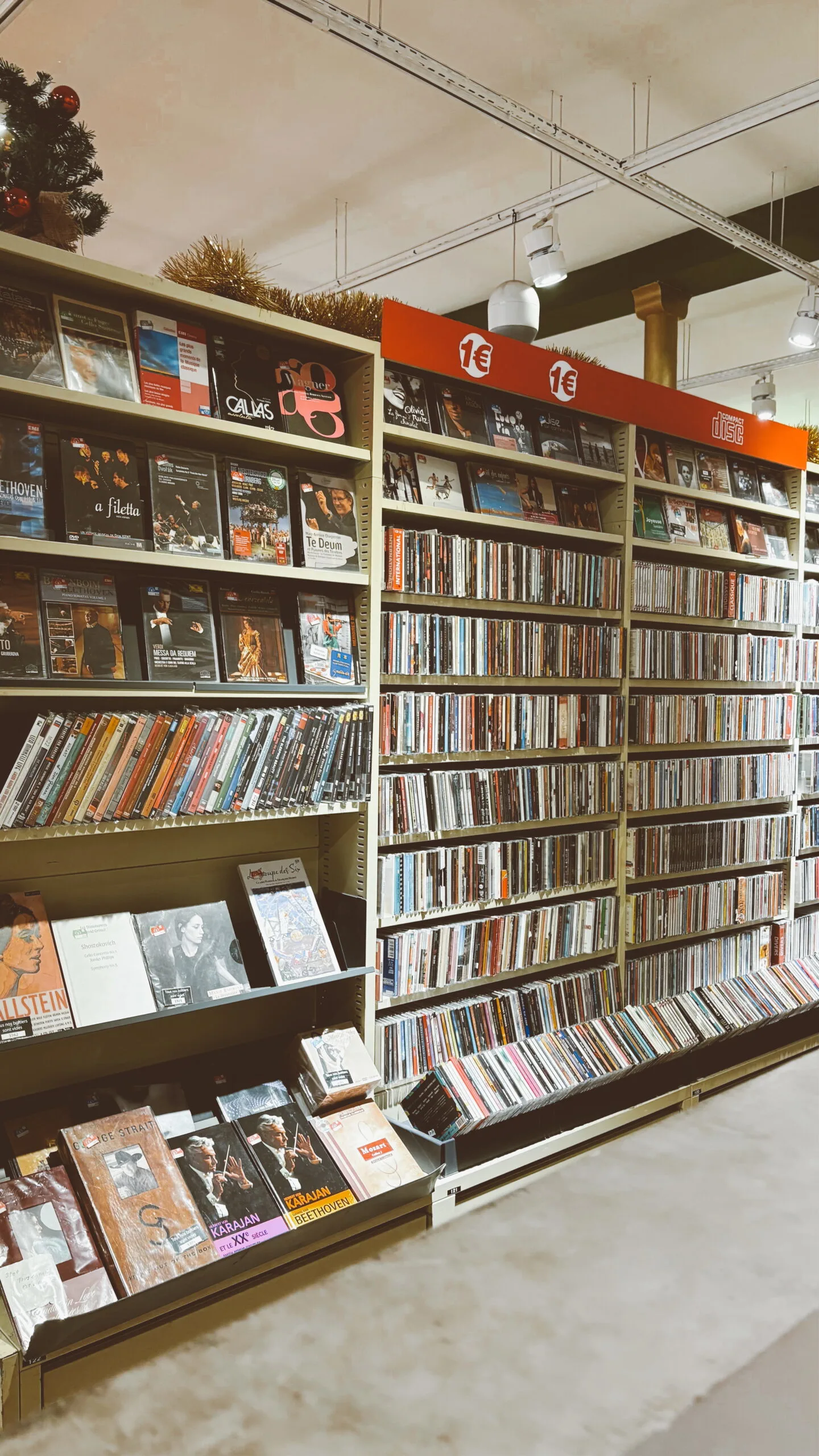 best second hand bookstores in paris book off châtelet photos review - where to buy used books in paris near rue de rivoli - paris travel guide shopping bucket list