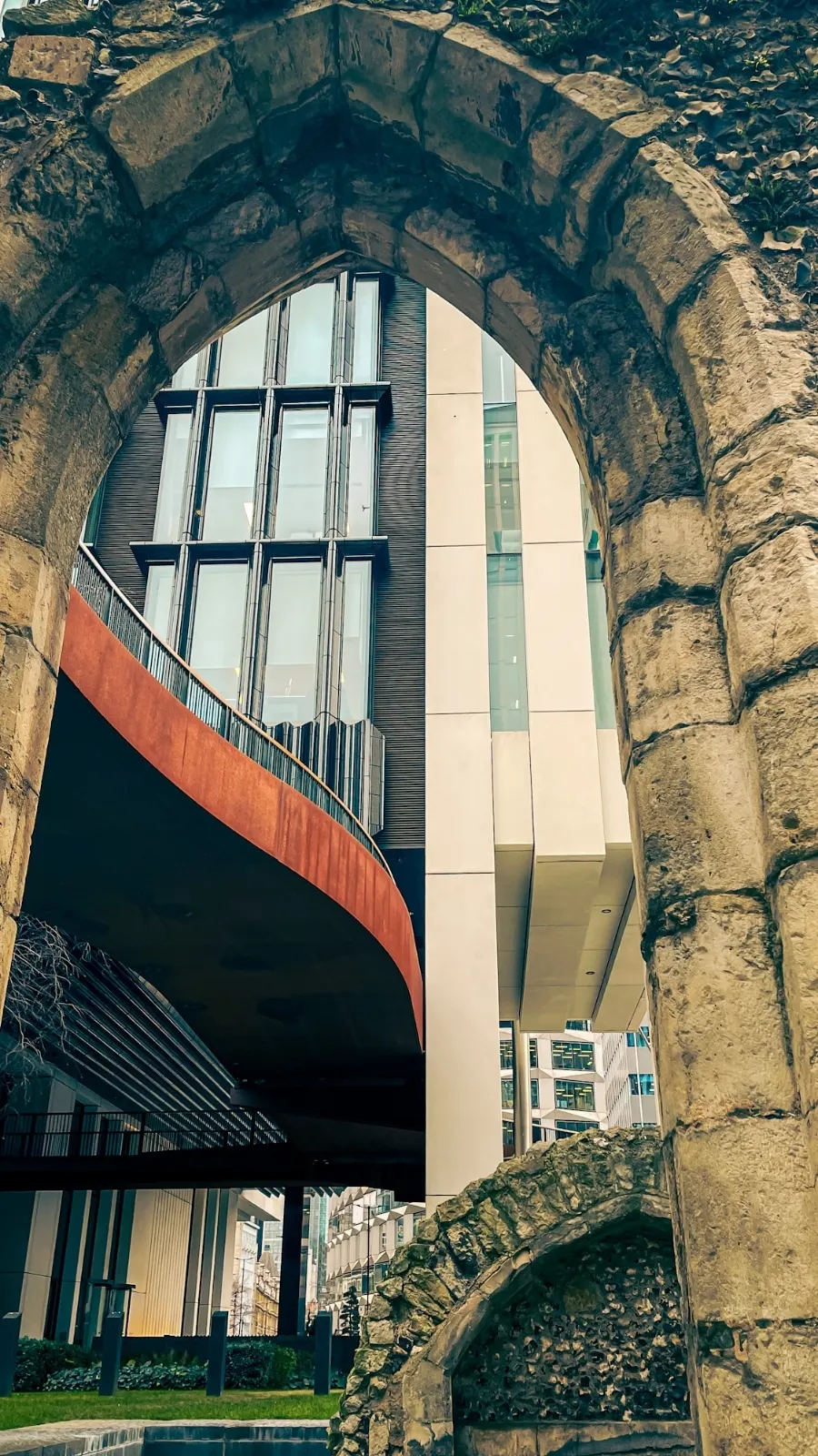 London's Hidden St Alphage Garden: Church Ruins in the City of london travel guide - most secret places in london off the beaten path bucket list - historical sites in london - secret photo spots