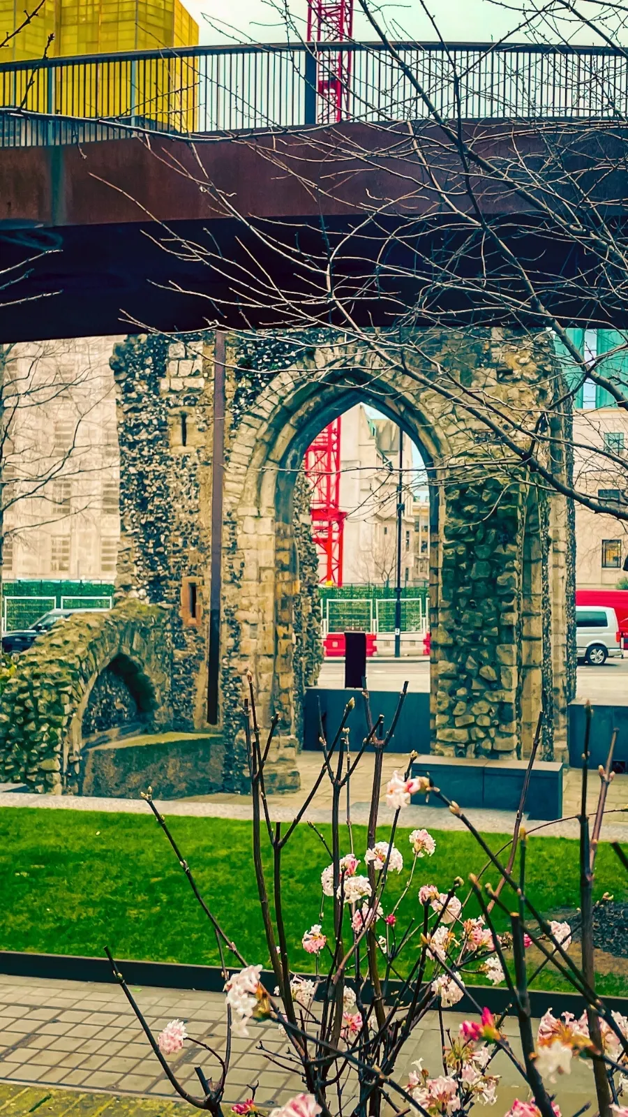 London's Hidden St Alphage Garden: Church Ruins in the City of london travel guide - most secret places in london off the beaten path bucket list - historical sites in london - secret photo spots