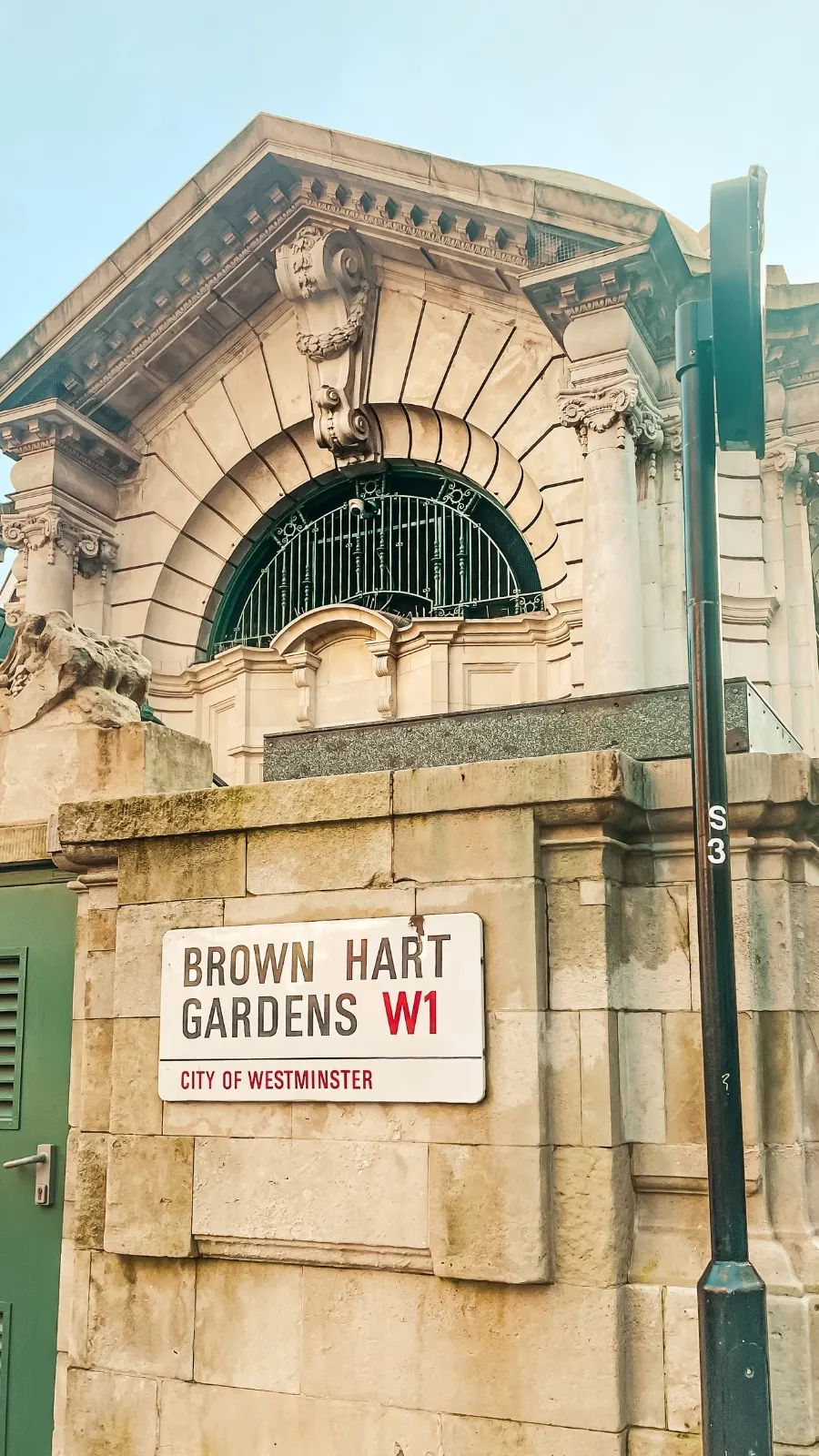 secret gardens in london brown hart gardens mayfair hidden gems - best things to do in central london off the beaten path