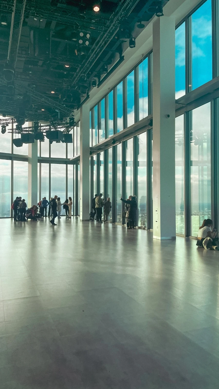 free viewpoints in london horizon 22 review how to visit - free rooftops in london city travel guide - best things to do in london bucket list