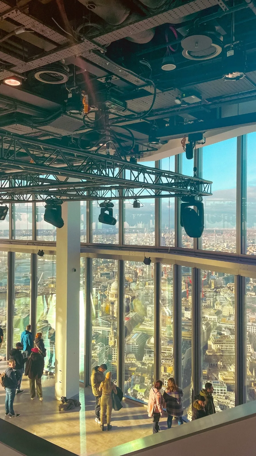 free viewpoints in london horizon 22 review how to visit - free rooftops in london city travel guide - best things to do in london bucket list