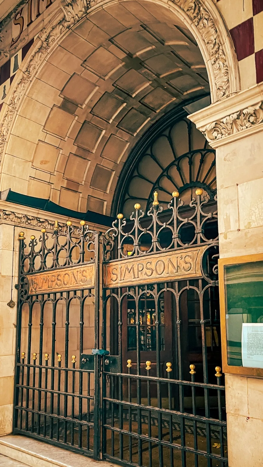review photos Simpson's in the Strand, A Trip Into London's History - historical sites in london aesthetic buildings - secret places in london hidden gems central - oldest restaurants in london architecture