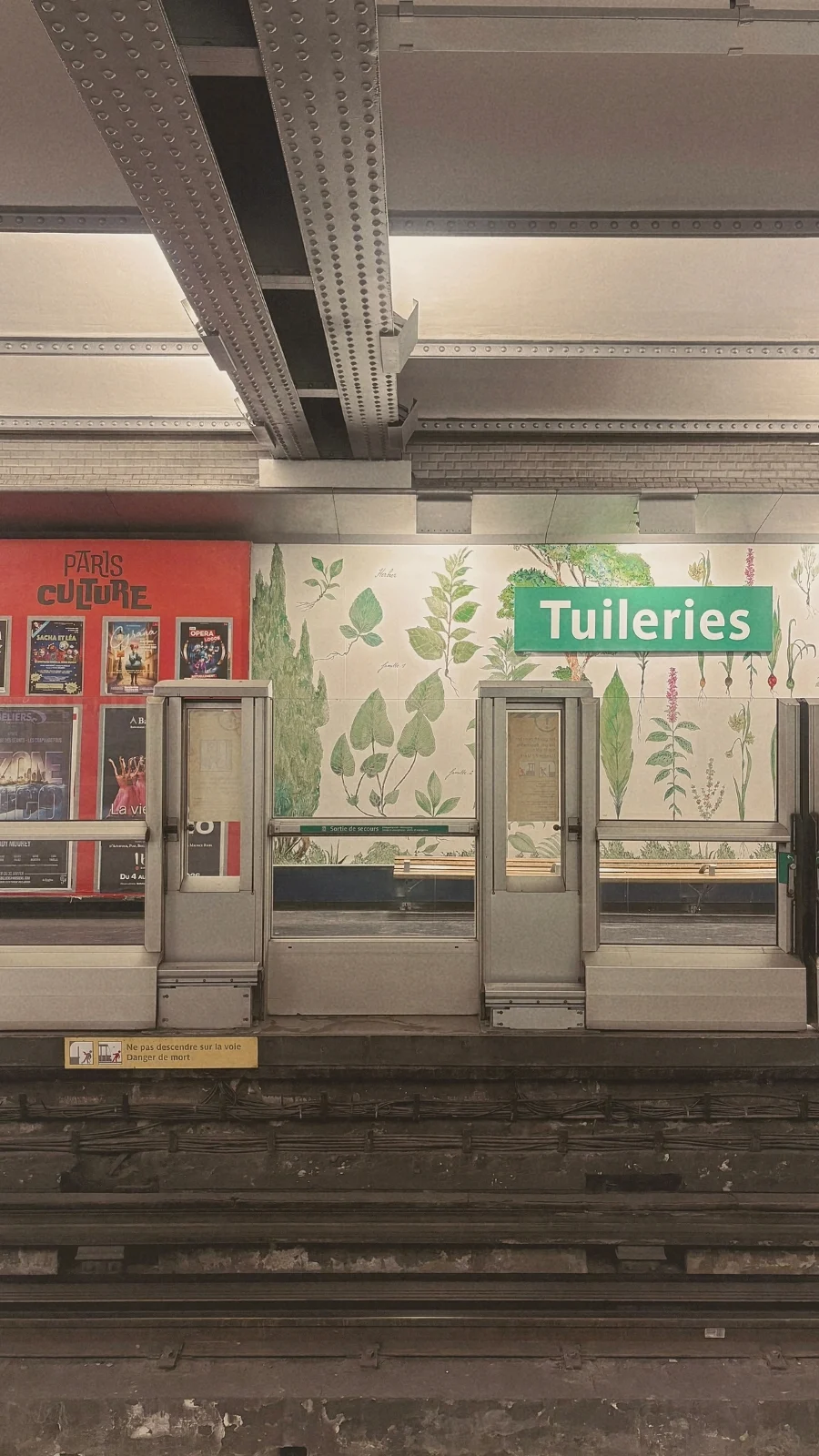 Beautiful Metro Stations in Paris: Tuileries