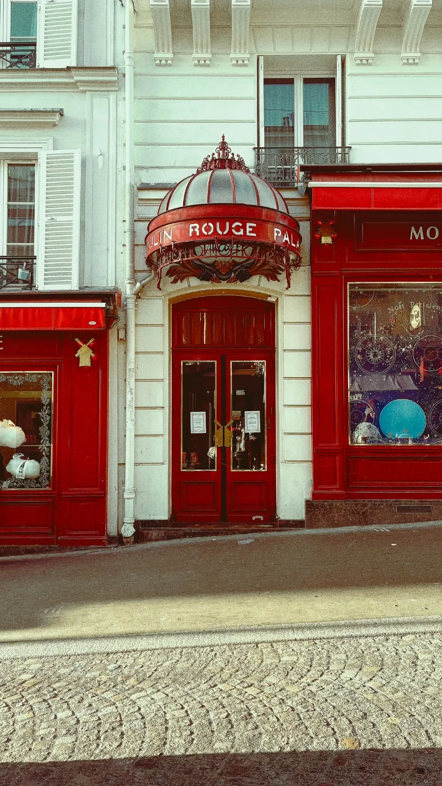 Art Nouveau in Paris: Moulin Rouge and Moulin Rouge Boutique