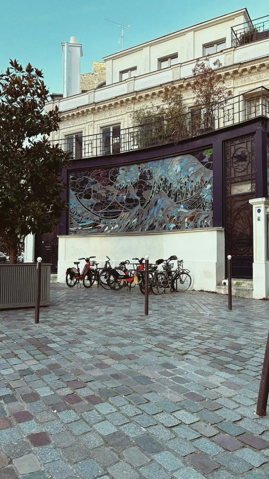 Art Nouveau in Paris: Villa Frochot near Pigalle