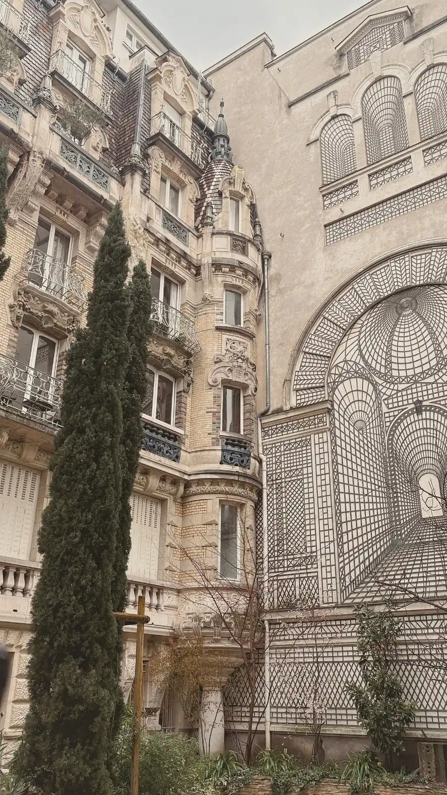 Art Nouveau in Paris: 3 Square Rapp