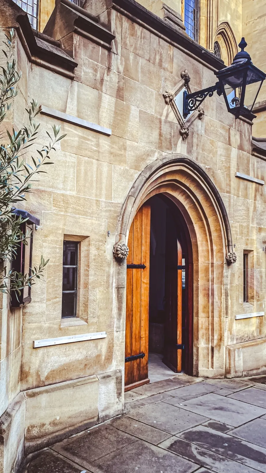 medieval places in london travel guide - historical sites in london temple church history photos - cheap things to do in london off the beaten path - beautiful places in london bucket list knights templar in london