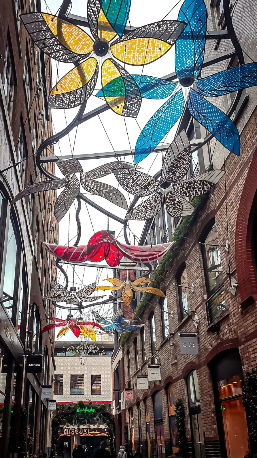London's Slingsby Place: A Colorful Street in Covent Garden hidden gems - most secret places in london photo spots travel guide bucket list - beautiful places in central london
