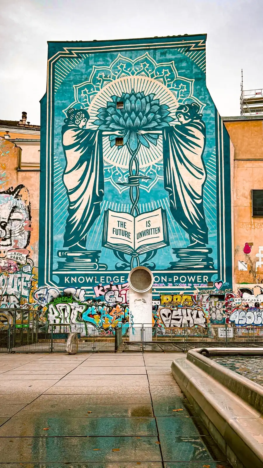 Paris's Stravinsky Fountain: Secret Street Art & Sculptures - best hidden gems in paris - chatelet centre georges pompidou paris travel guide - fontaine stravinsky photos - most secret places in paris off the beaten path 